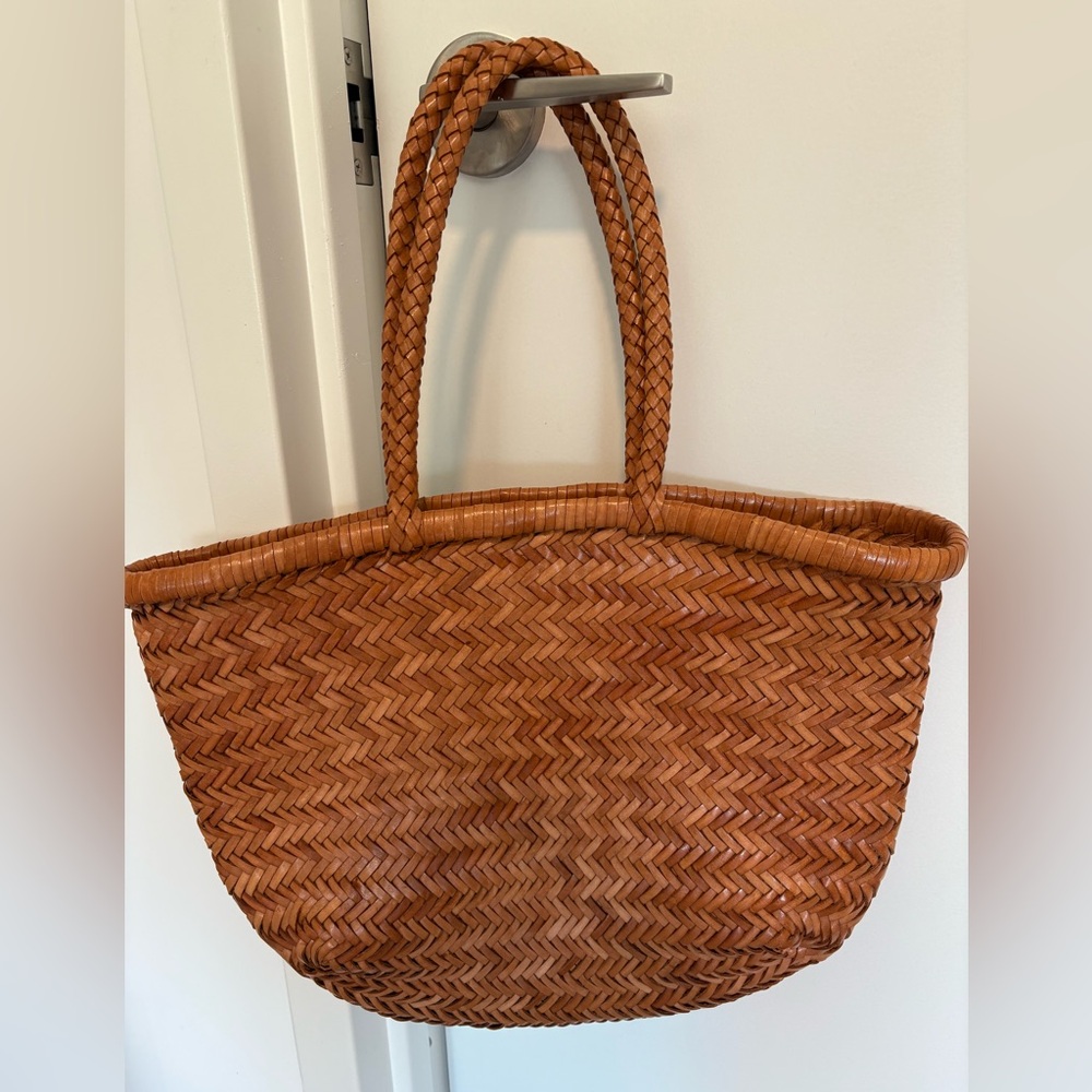 Juju and Co light brown woven tote bag